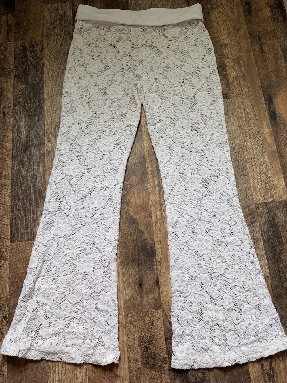 Women’s Gianni Bini Lace Swim Coverup Flared Pants Large